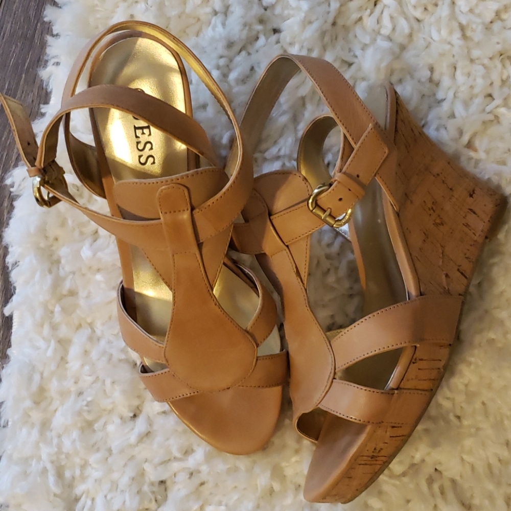 Guess wedges